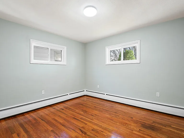 111 W Pettebone St — Photo 11