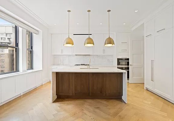 3rd image of 235 W 75th St APT 1020