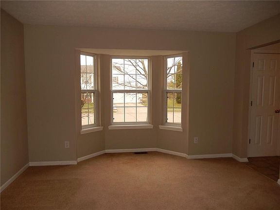 3rd image of 10652 Young Lake Dr