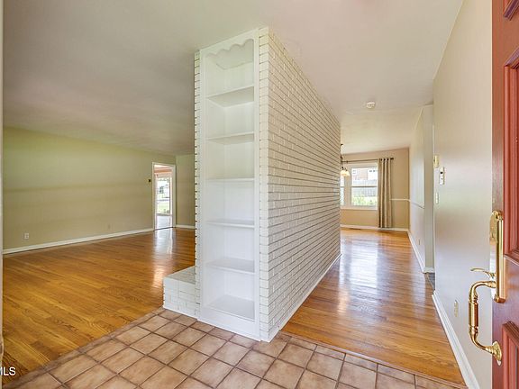 5th image of 821 Julip Dr