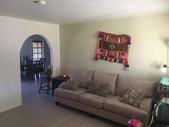 3rd image of 4610 E Capistrano Ave