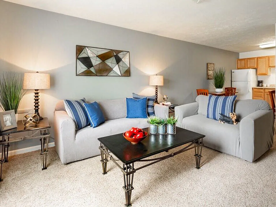 Indian Springs Apartments — Photo 1