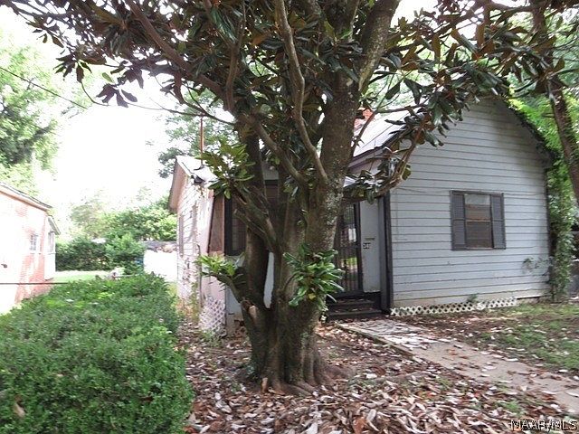 1st image of 340 Meehan St