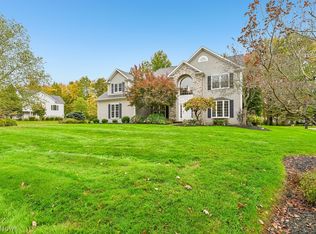 470 Walnut Ridge Trl, Aurora, OH 44202