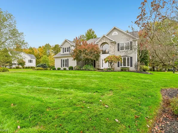 470 Walnut Ridge Trl, Aurora, OH 44202