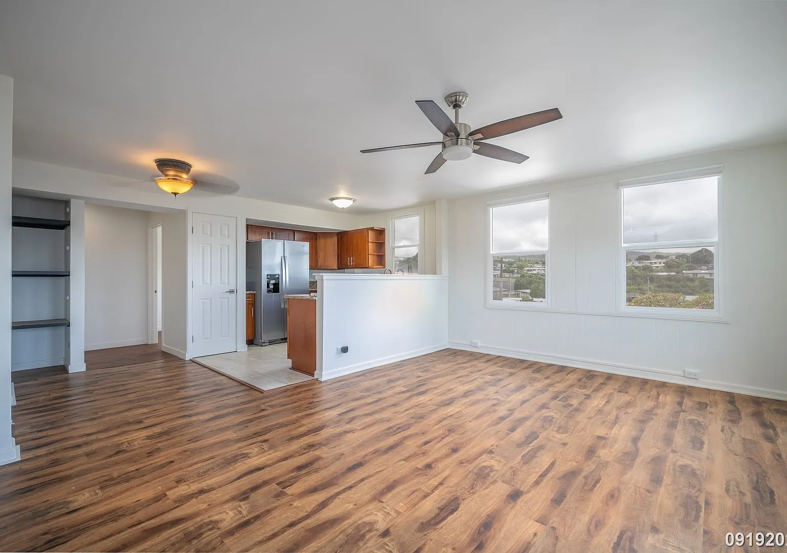 4 Bed 3 Bath Duplex Multi-Family Home in Pearl City — Photo 3