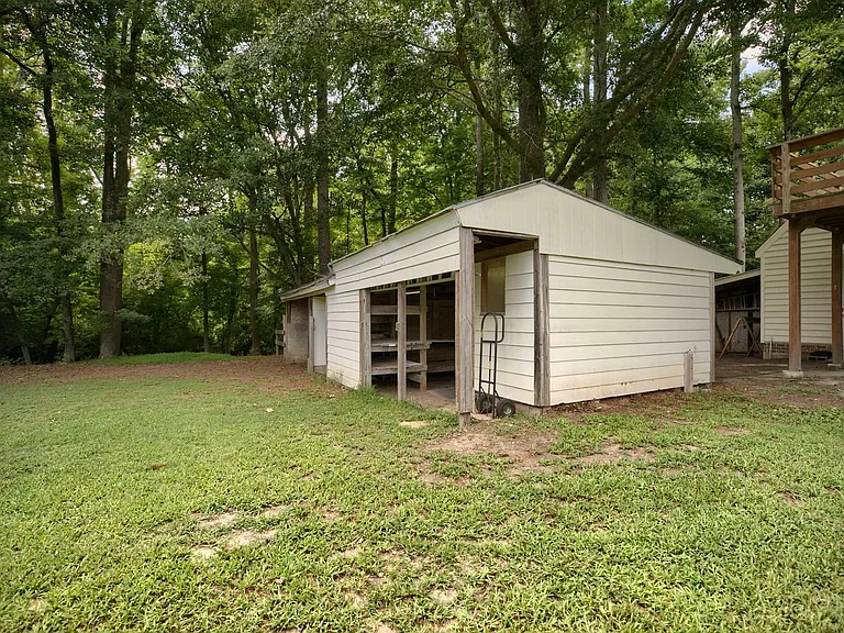 4320 Providence Rd — Photo 40