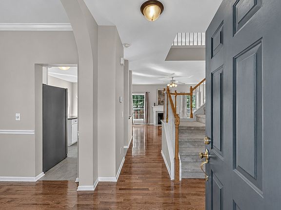 4th image of 2028 Belmont Cir