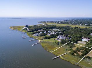 10 Apaucuck Cove Ln, Westhampton, NY 11977