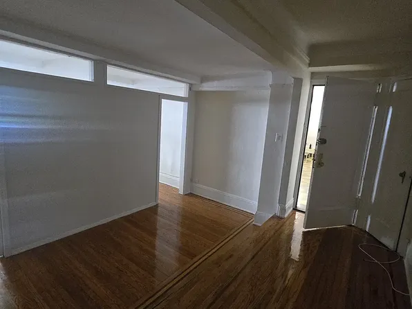 310 E 55th St, New York, NY
