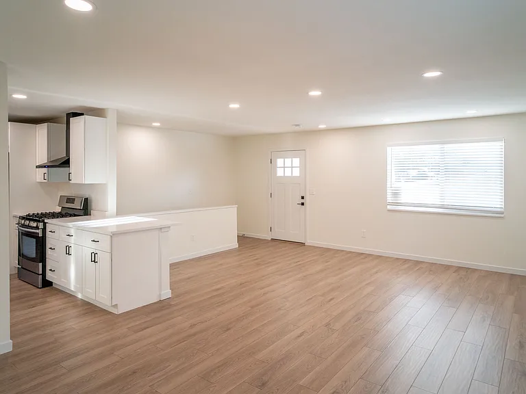 7340 S Webster St — Photo 3