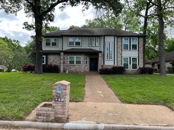 102 Springs Edge Dr, Montgomery, TX 77356