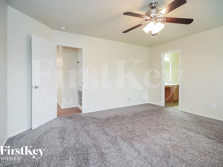 7919 Raven Creek Ln — Photo 8