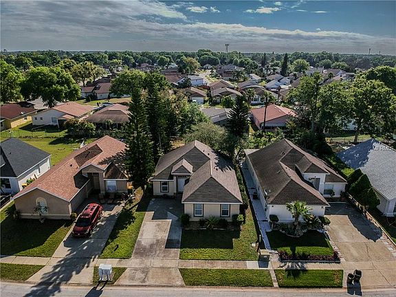 4th image of 2557 Chatham Cir