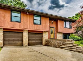 704 Surfside Dr, Pittsburgh, PA