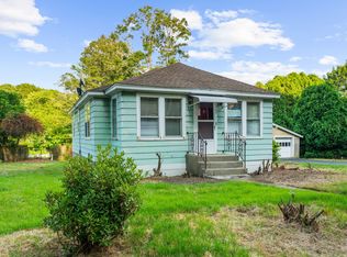 205 Old Norwich Rd, Quaker Hill, CT 06375