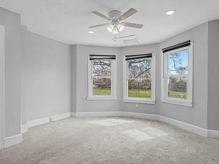 203 N Dupont St — Photo 14