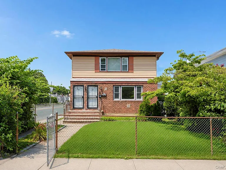 5 Tyler Ave — Photo 2