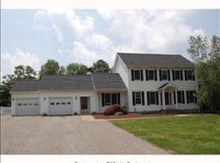69 Valley Dr, Middletown, CT 06457