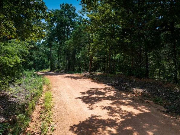 500 Salem Rd, Centerville, TN 37033