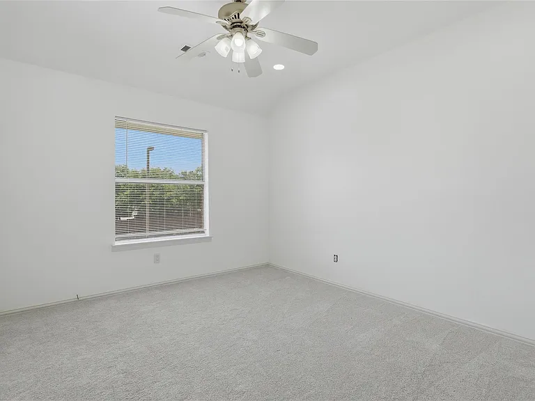 5001 Spicewood Dr — Photo 8