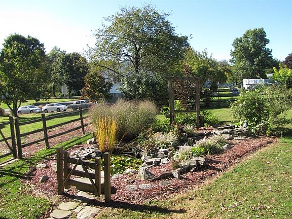 4th image of 3 Courtland Dr
