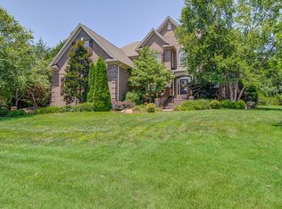 6235 Fox Chase Dr, Davidson, NC 28036