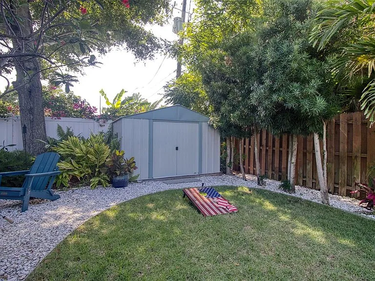 128 Edgewater Ter — Photo 30