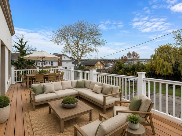 1431 Old Northern Blvd, Roslyn, NY