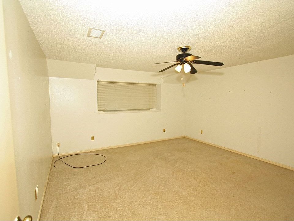2nd image of 17515 Loring Ln