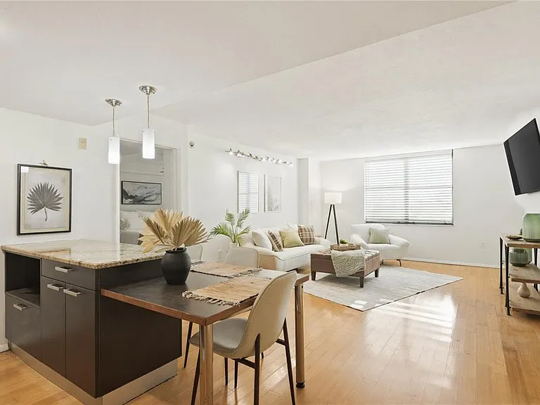 701 S Madison Ave #420 — Photo 7