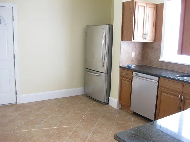 33 Keenan St #1 — Photo 3
