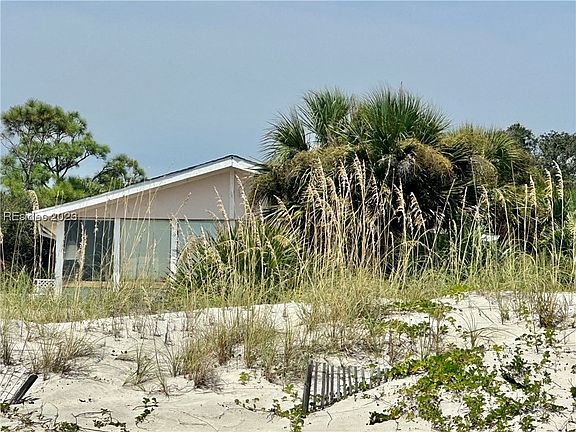 2nd image of 83 Dune Lane