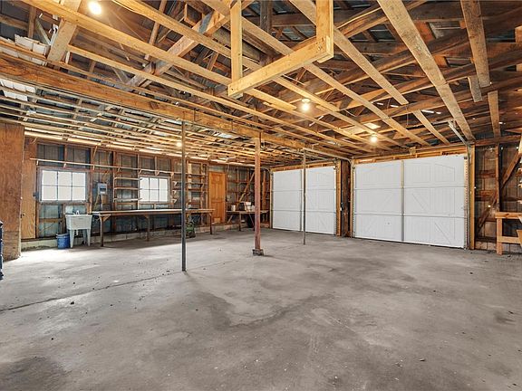 4th image of 519 Moore Rd