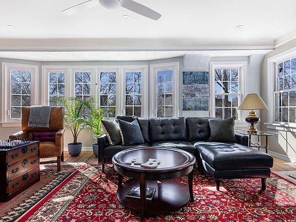 Gorgeous windows let in tons of natural light