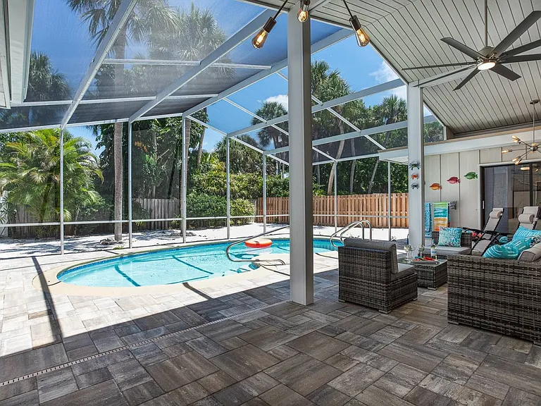 5005 Commonwealth Dr — Photo 3