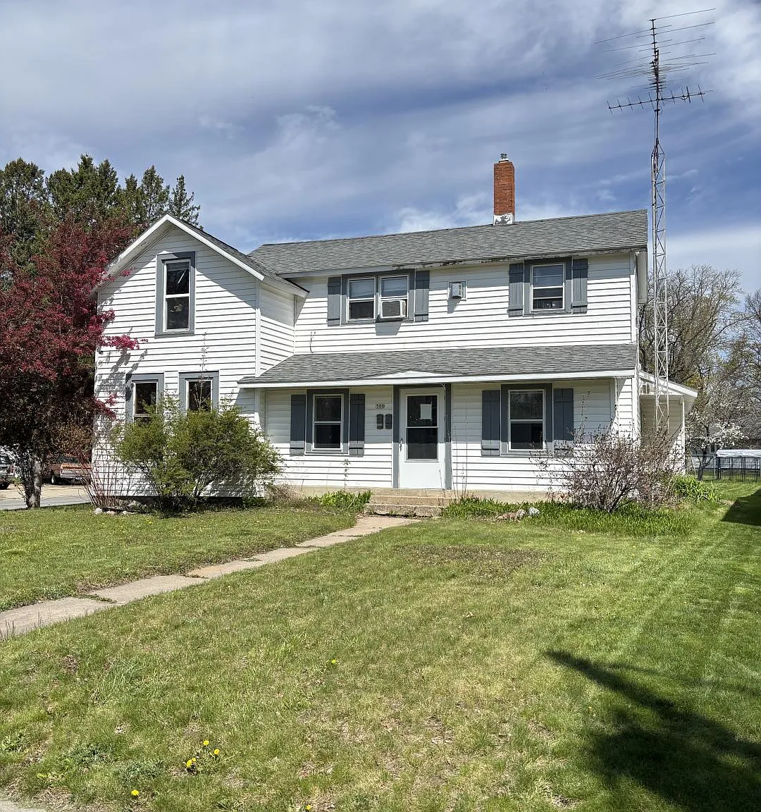 4 bed, 900 sqft, $1,150 — Photo 2