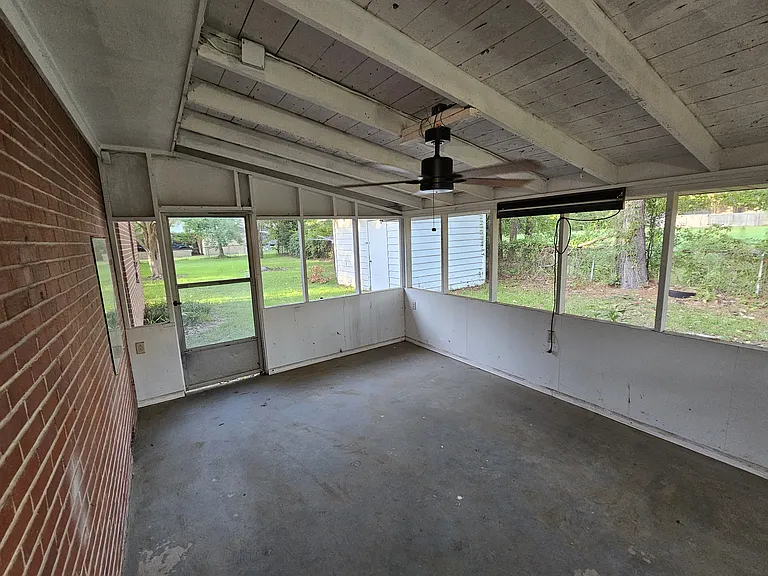 114 Fairlane Dr — Photo 18