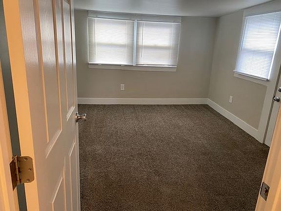 3rd image of 1718 F St APT B