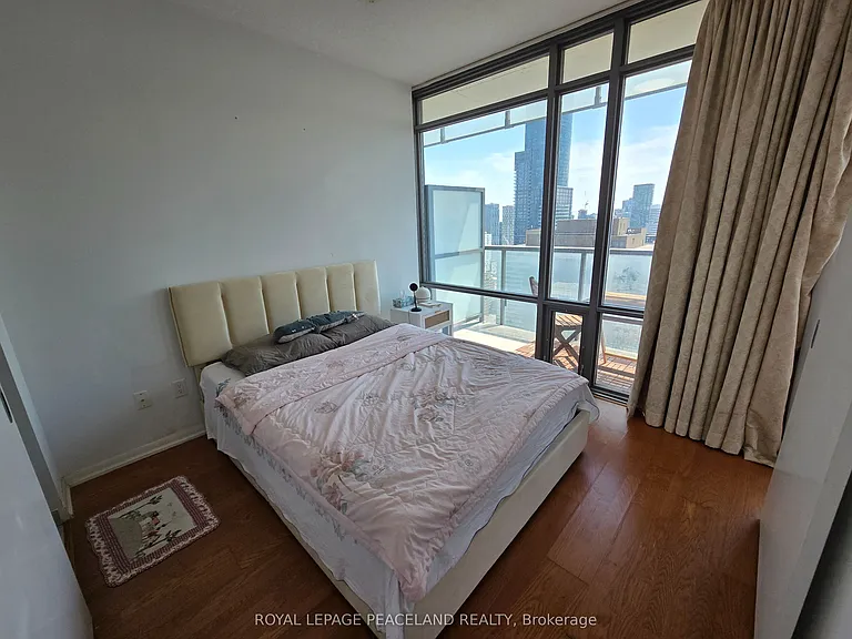 38 Grenville St #4103 — Photo 4