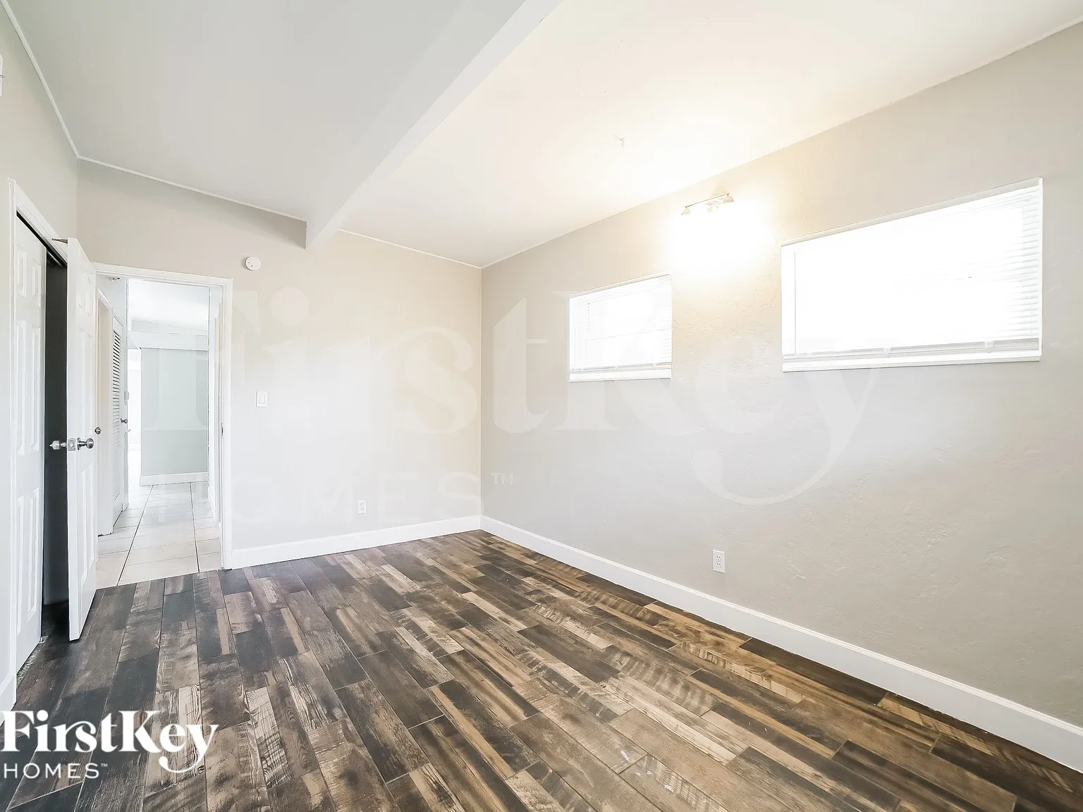 3 bed, 1.5 bath, 1796 sqft, $2,340 — Photo 3