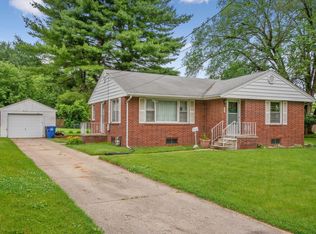 2306 Glenbrook Dr, Des Moines, IA 50316