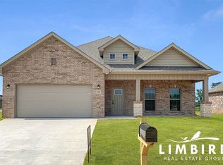 1409 Emma St, Gentry, AR 72734