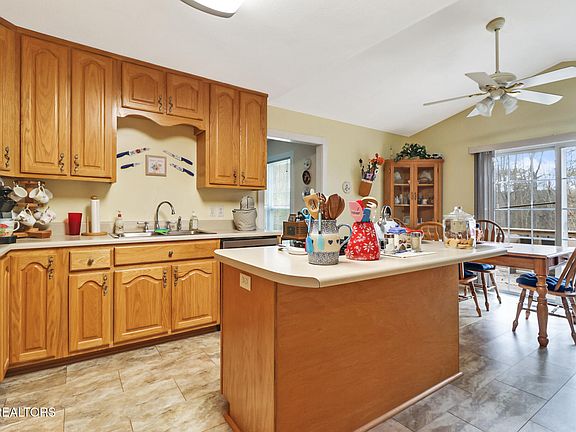 6th image of 281 Hatler Rd