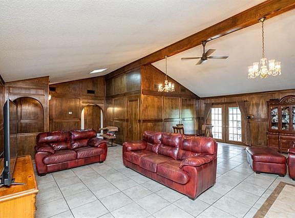 3rd image of 112 Southwood Dr