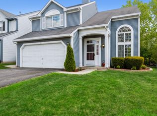 43 W Honeysuckle Dr, Round Lake Beach, IL 60073