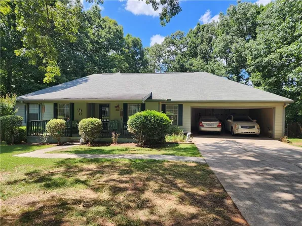 2950 Wildrose Ct, Hampton, GA 30228
