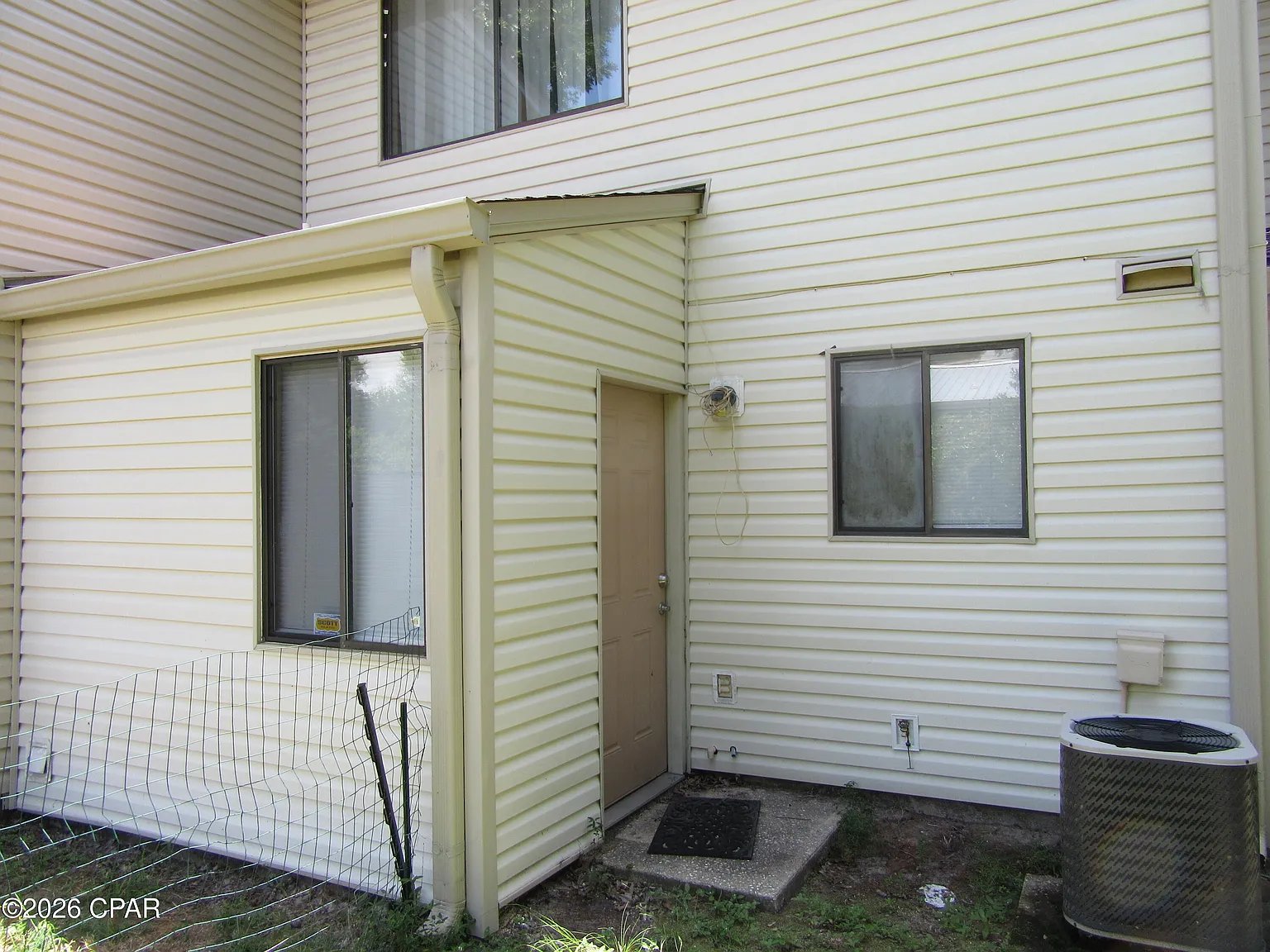 2 bed, 1.5 bath, 1000 sqft, $1,125 — Photo 3