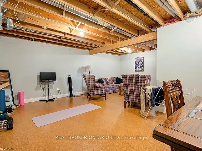 555 Mariner Dr — Photo 27