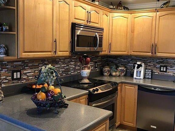 2nd image of 310 Wellington M #3100
